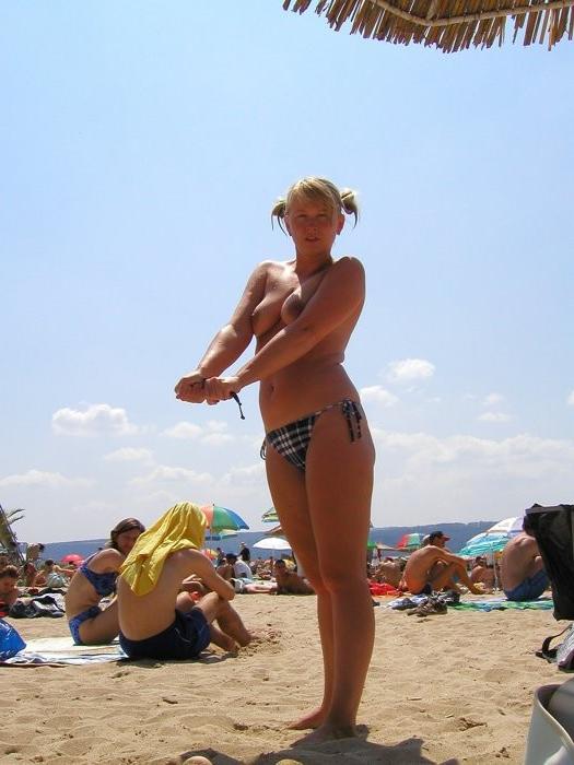 15P Sexy nude teen babes playing around in the hot sun