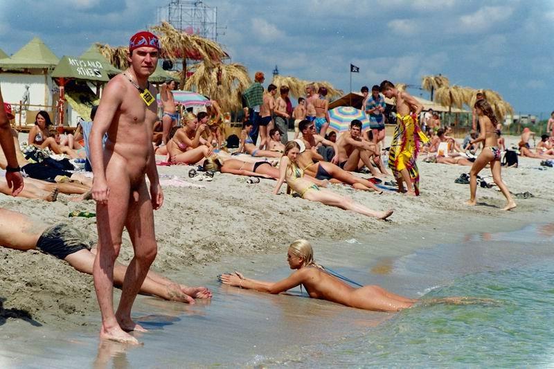 15P She wants to feel the hot sand on her naked body