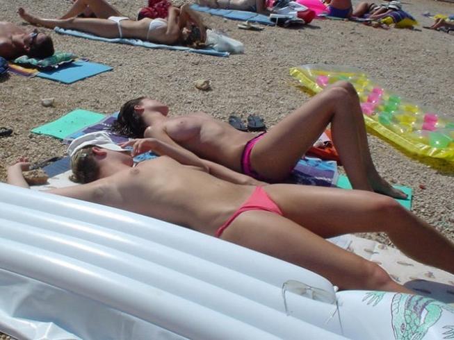 15P She wants to feel the hot sand on her naked body