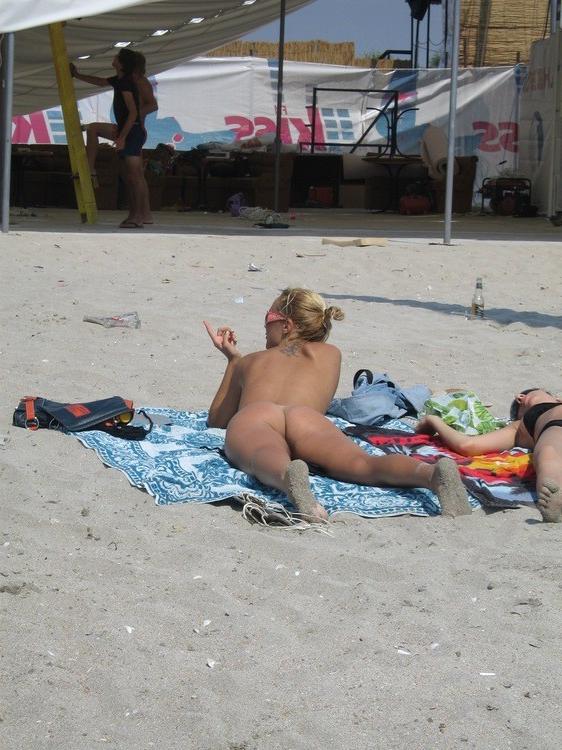 15P No chick at the nude beach is hotter than this one