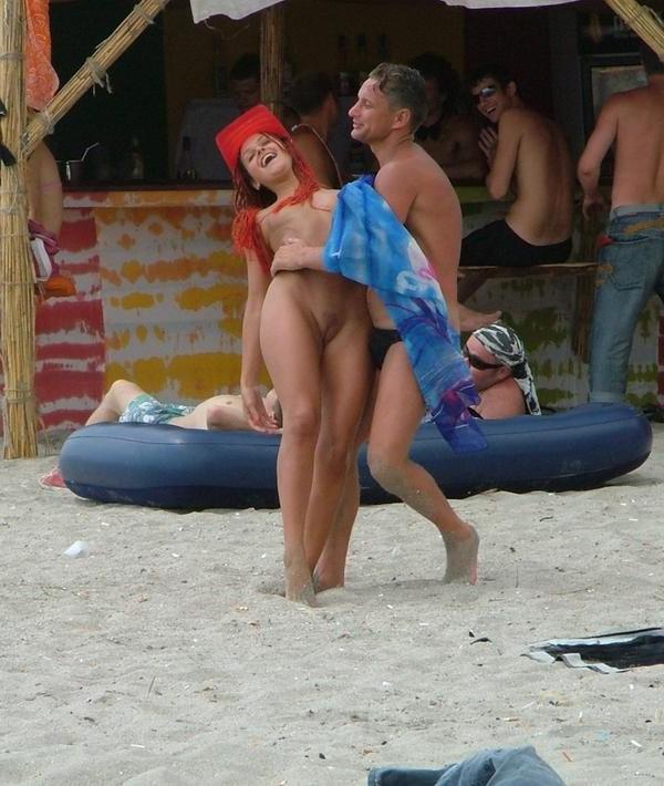 15P Hot days call for teen nudeness on the warm sand