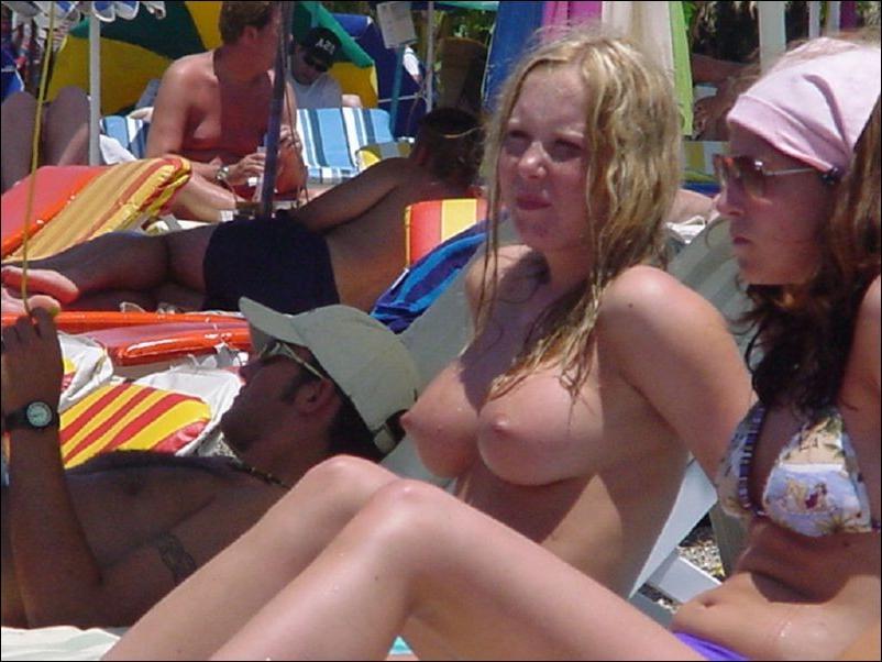 15P Hot teen blonde plays in the wet sand naked