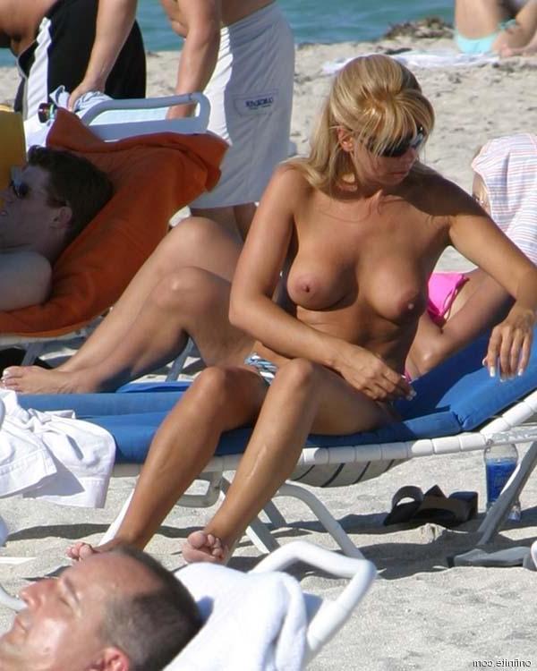 15P You'll love seeing this curvy nudist strip naked