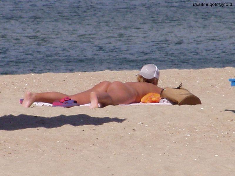 15P Blonde Russian nudist flashes the cameraman
