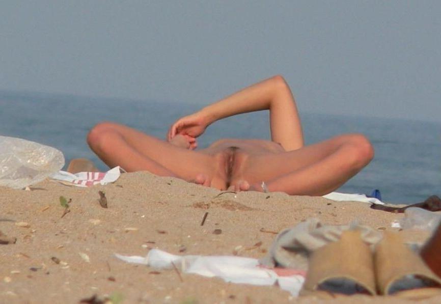 15P The perfect body on this nudist is on display here