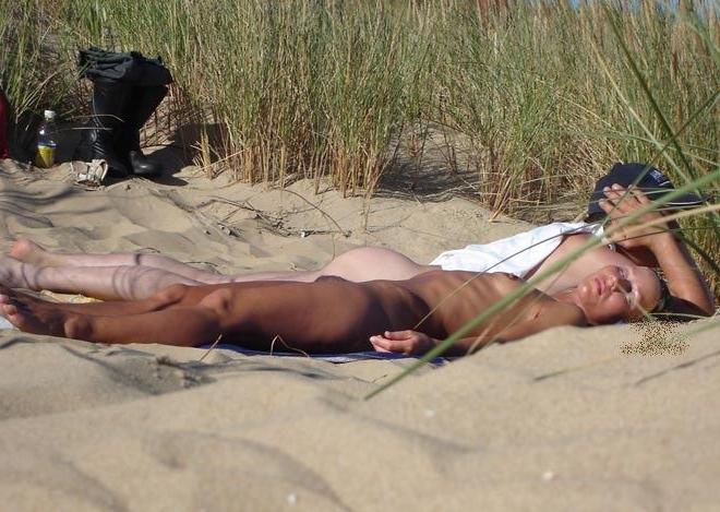 15P Slim nudist teen shows off her tiny teen titties