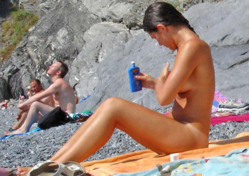 15P You'll love seeing this curvy nudist strip naked