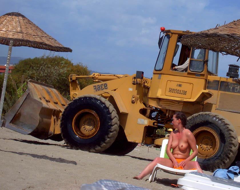 15P Teen Russian nudists rub down each other's bodies