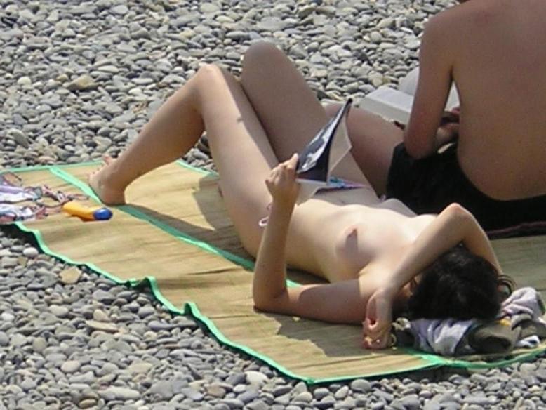 15P She wants to feel the hot sand on her naked body