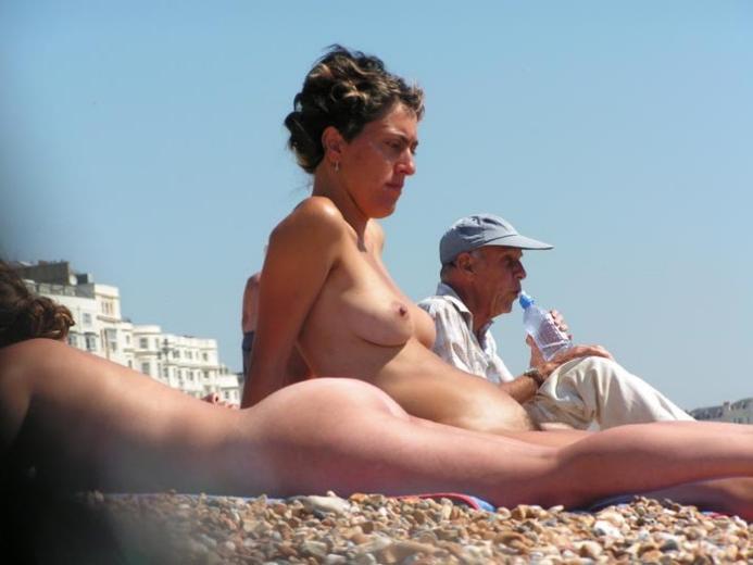 15P The temperature is rising thanks to these nudists