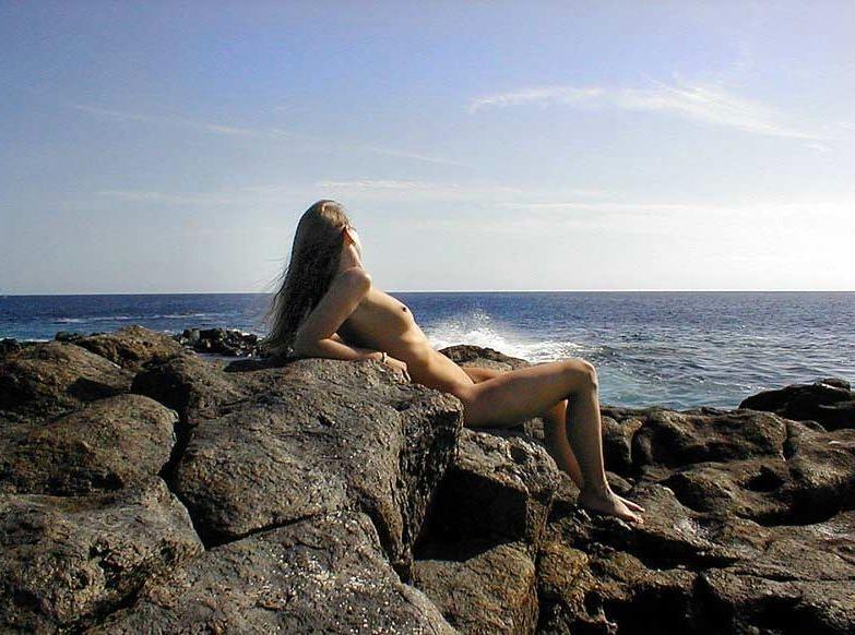 15P Watch her bathe her amazing teen body in the water