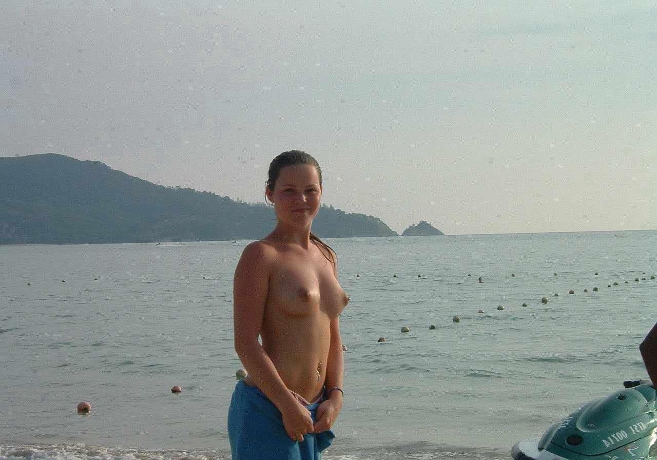 15P Everyone is excited when this nudist girl shows up