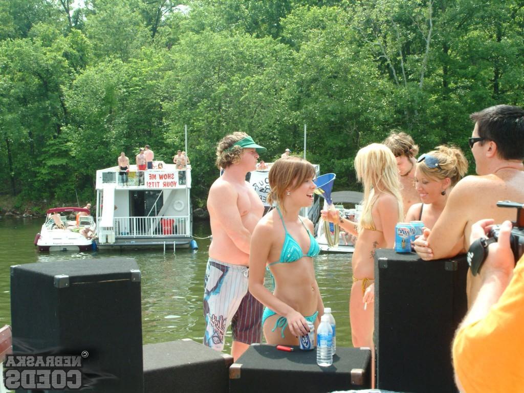 15P Drunk Amateur Coed Girls