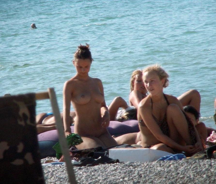 15P She wants to feel the hot sand on her naked body
