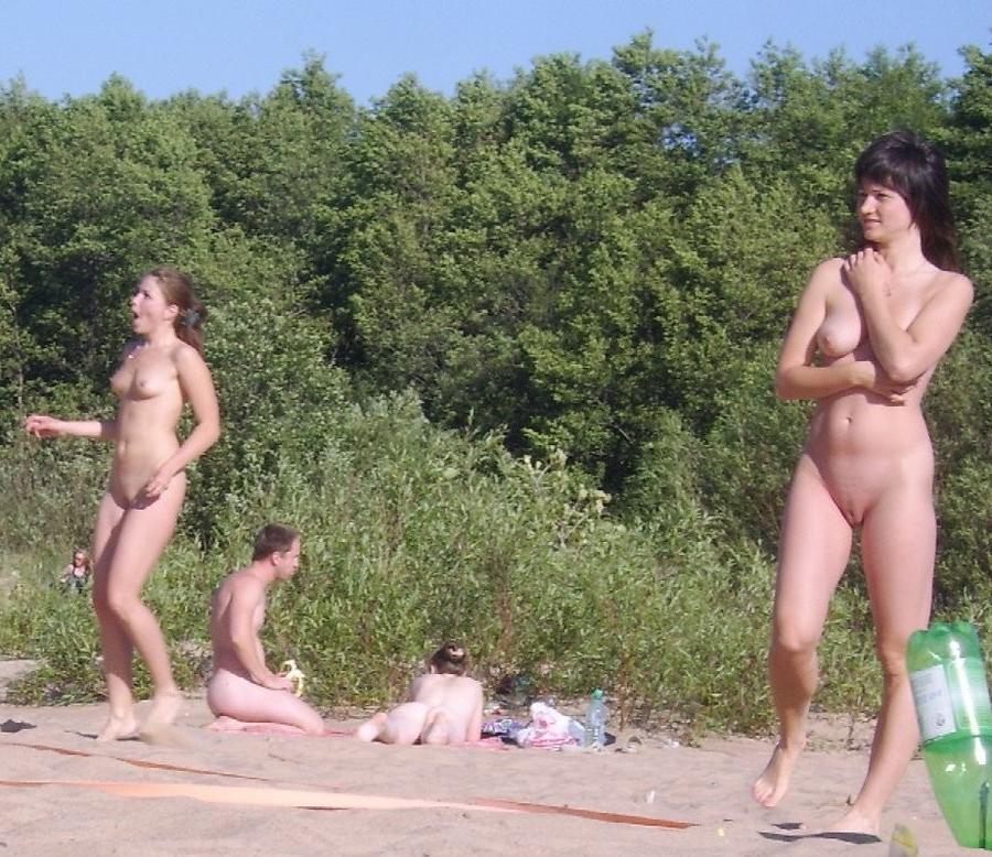15P Sexy nude teen babes playing around in the hot sun