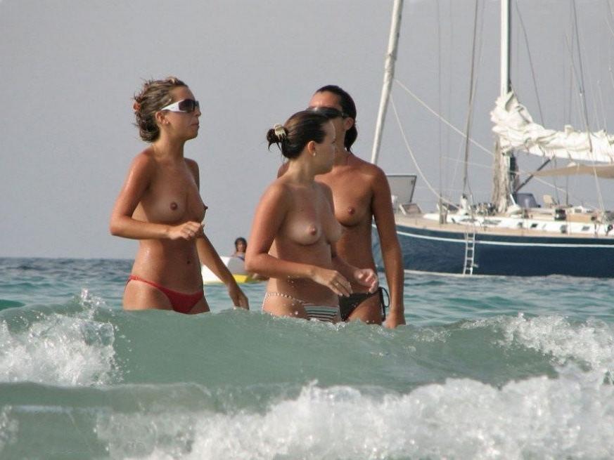 15P Sexy nude teen babes playing around in the hot sun