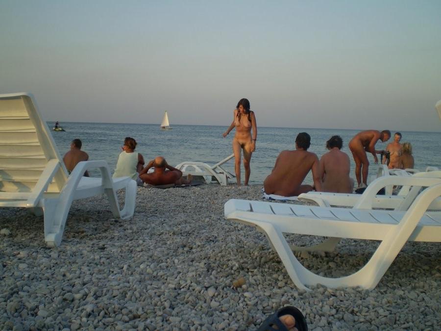 15P Sexy nude teen babes playing around in the hot sun