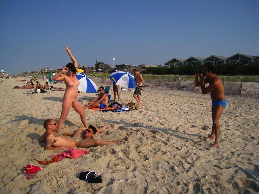15P Blonde Russian nudist flashes the cameraman