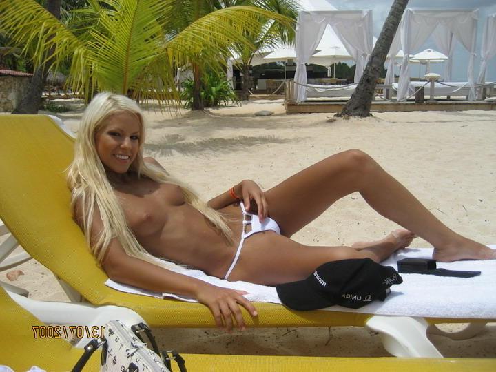 15P Blonde Russian nudist flashes the cameraman
