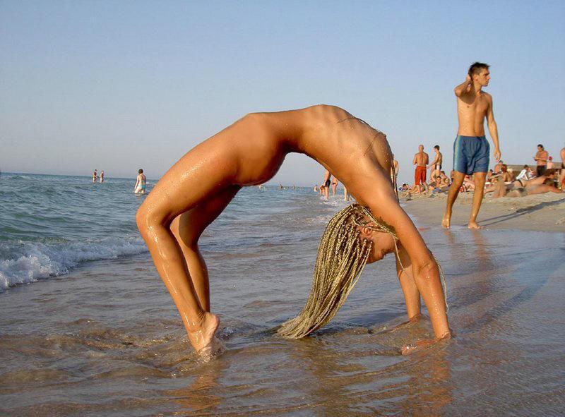 15P Blonde teen Russian nudist goes skinny dipping