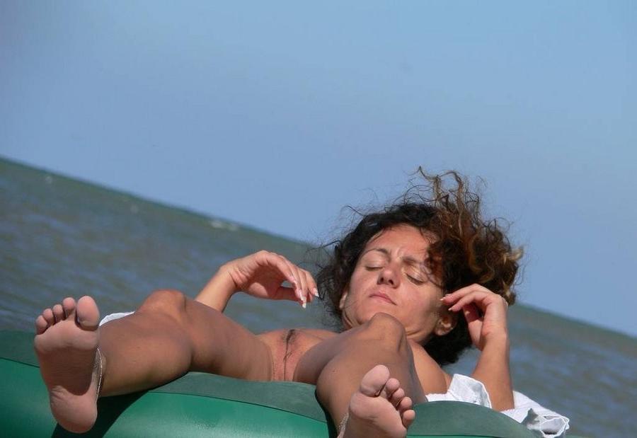 15P Smoking hot teen nudist smokes while tanning nude