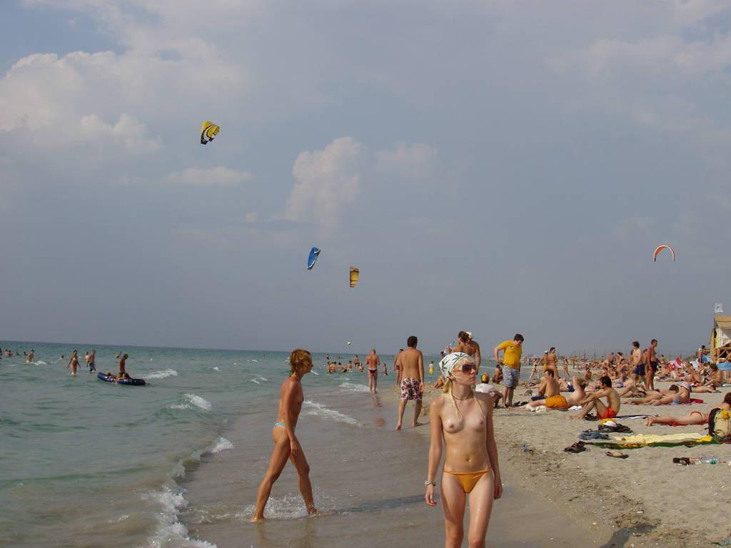 15P Smoking hot teen nudist smokes while tanning nude