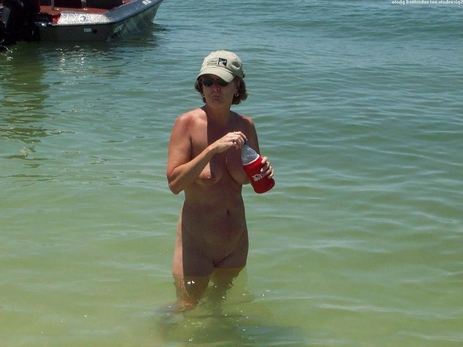 15P Nice rack and curvy ass on display by a nude teen