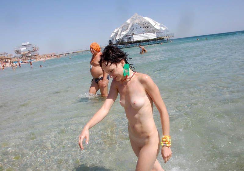 15P Naughty teen shows off her privates on the sand