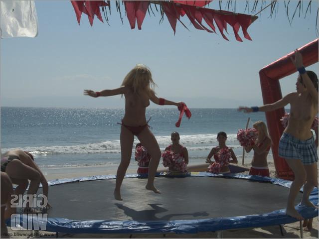 14P Drunk beach babes competing