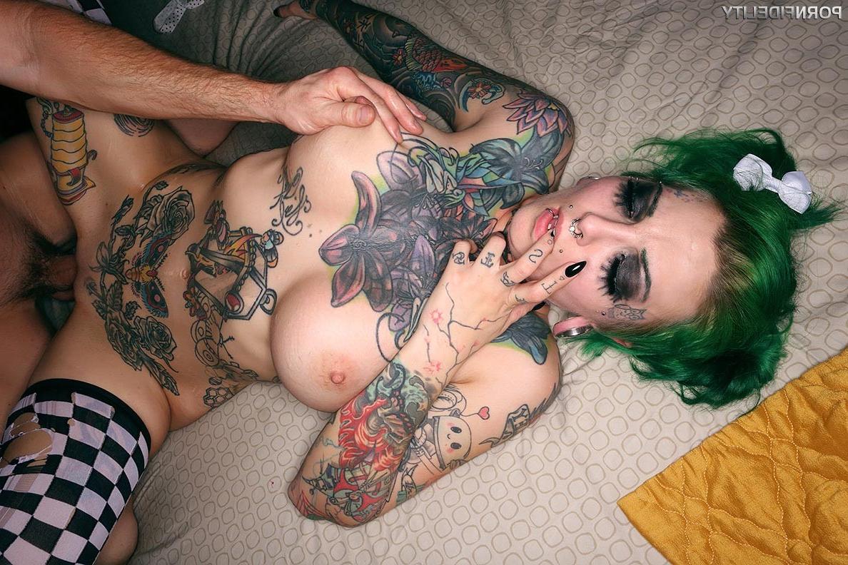 16P Sydnee Vicious is sexy China doll