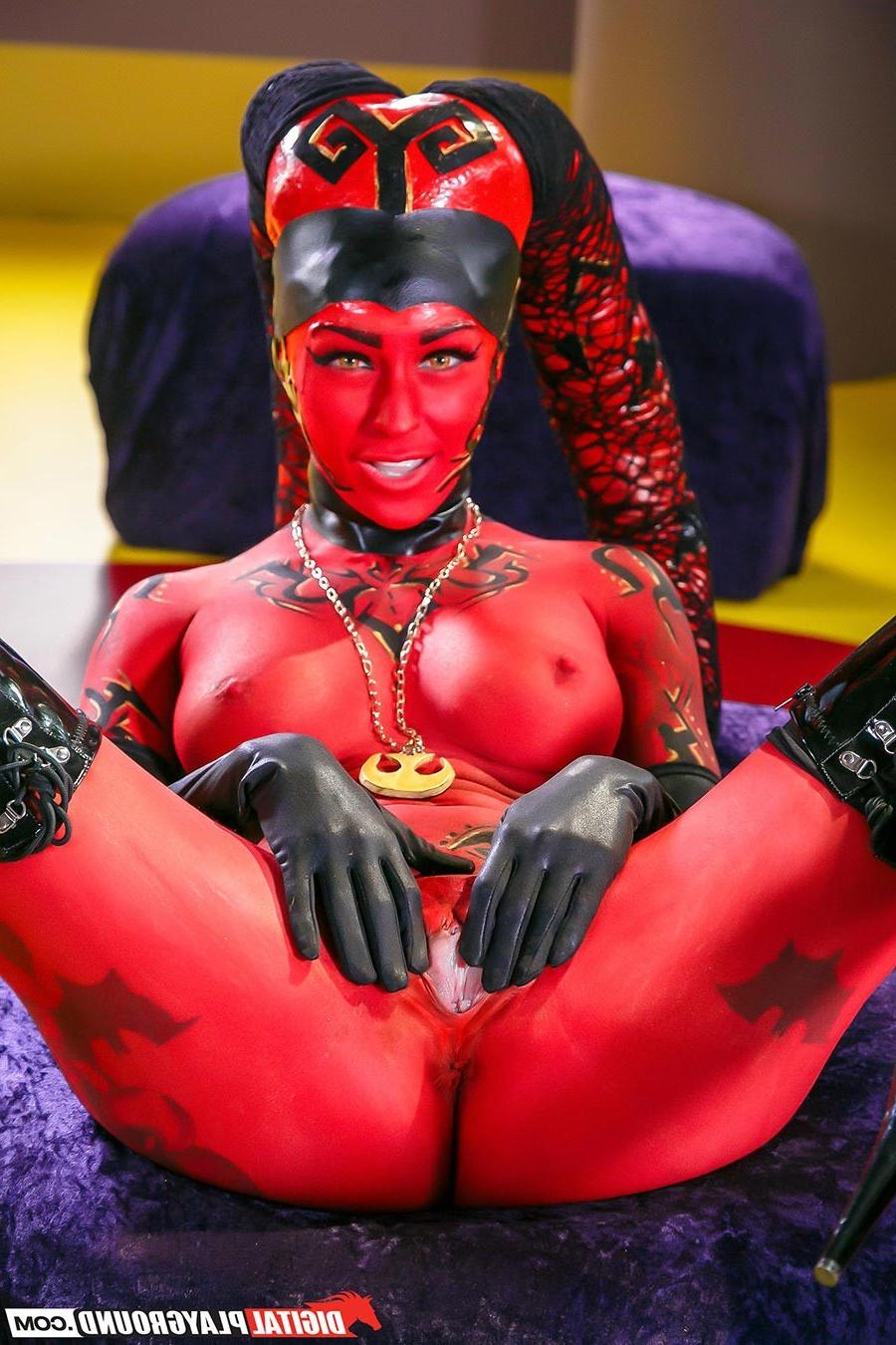 13P Kleio Valentien in Star Wars parody
