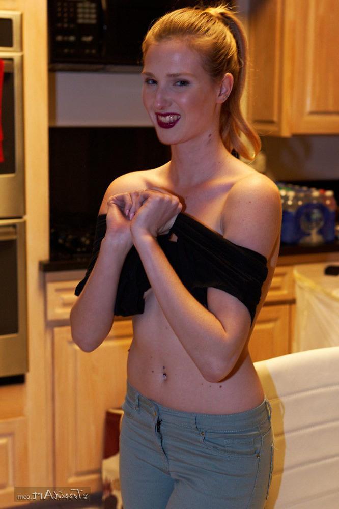 15P Go behind the scenes with teenage pornstar Ashley Lane