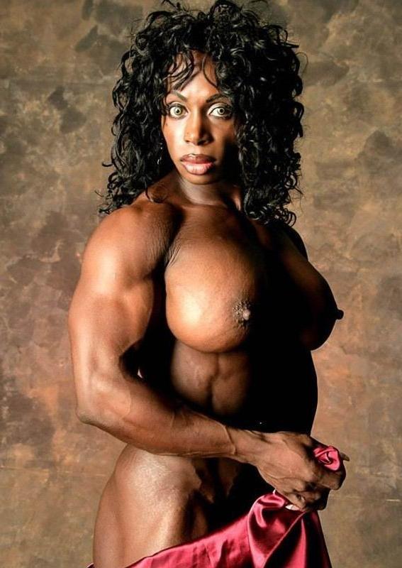 15P female bodybuilders posing and in action