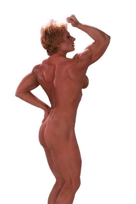 15P female bodybuilders posing and in action