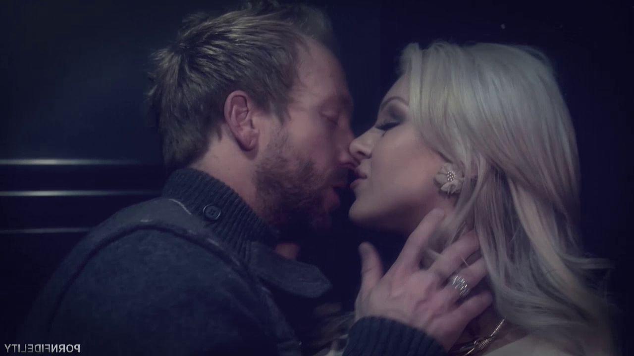 16P Blonde bombshell Cameron Dee banged hard