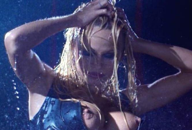 15P busty blonde bombshell Pamela Anderson nudes