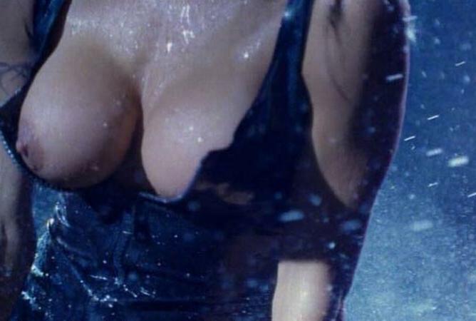 15P busty blonde bombshell Pamela Anderson nudes