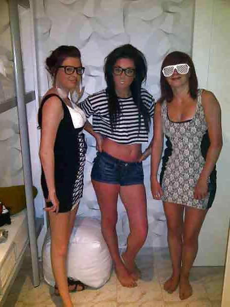 5P Bby girl on holiday
