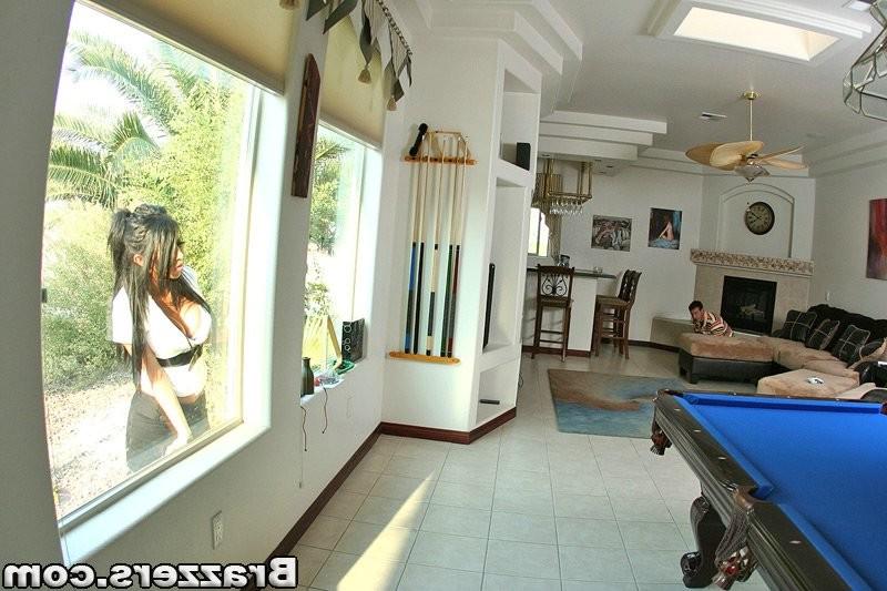 15P beautiful pornstar cody lane loves fucking big cock hardcore