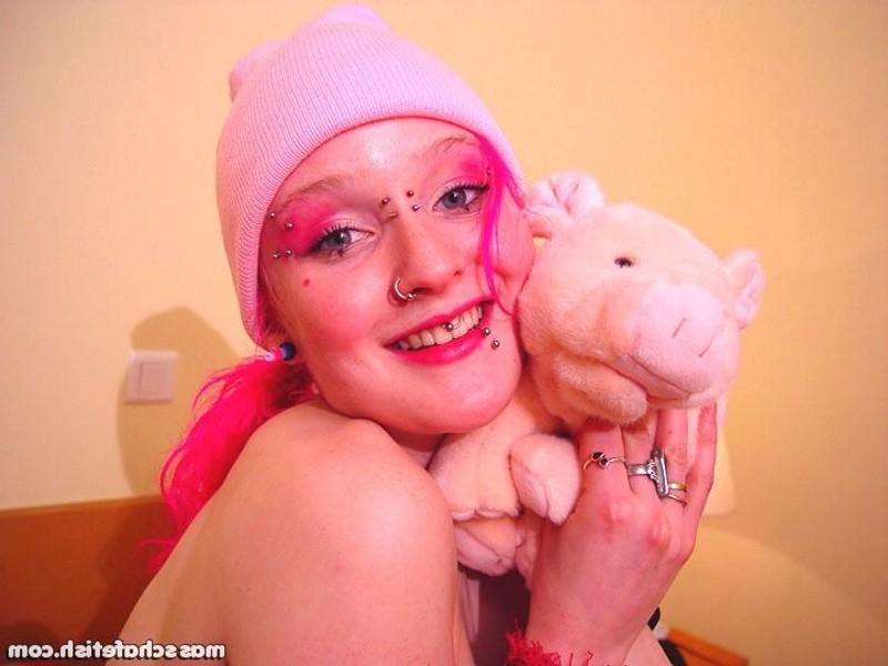 16P Naughty pink haired goth girl Masscha punishes her bedroom toy