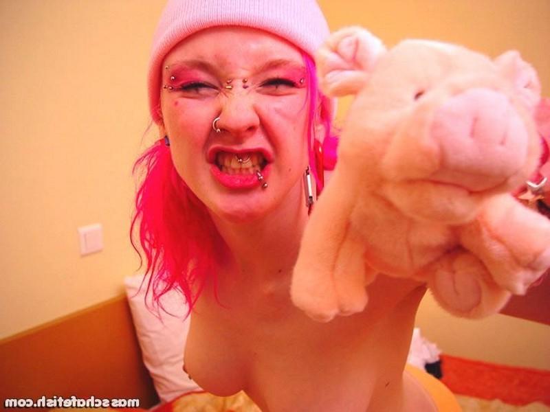 16P Naughty pink haired goth girl Masscha punishes her bedroom toy