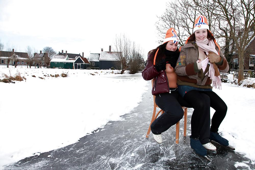 25P Julia,Elisa,Britt & Gylve on the Dutch Ice.