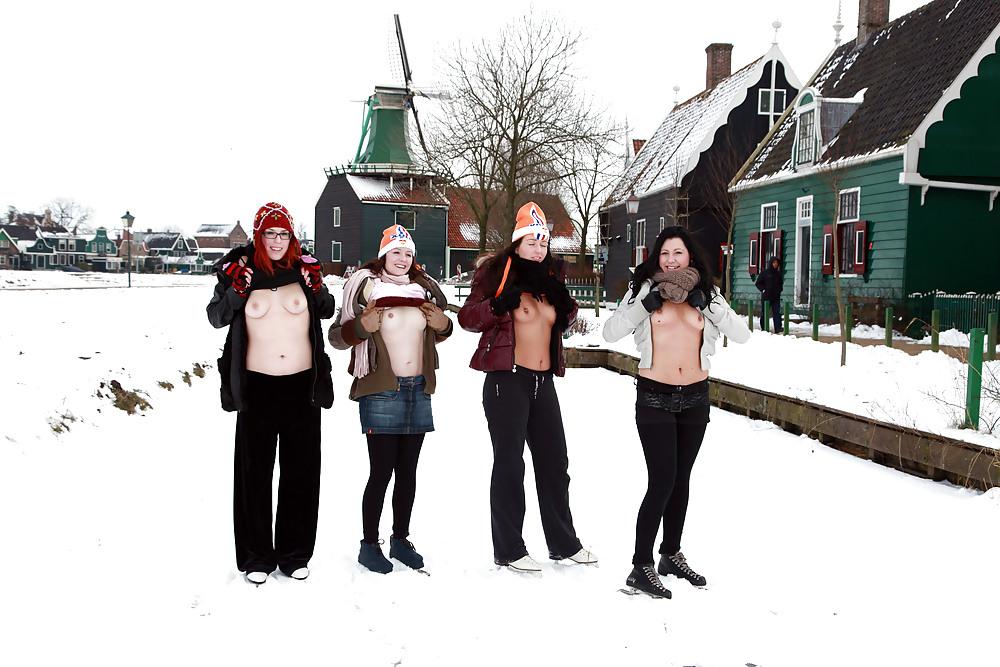 25P Julia,Elisa,Britt & Gylve on the Dutch Ice.
