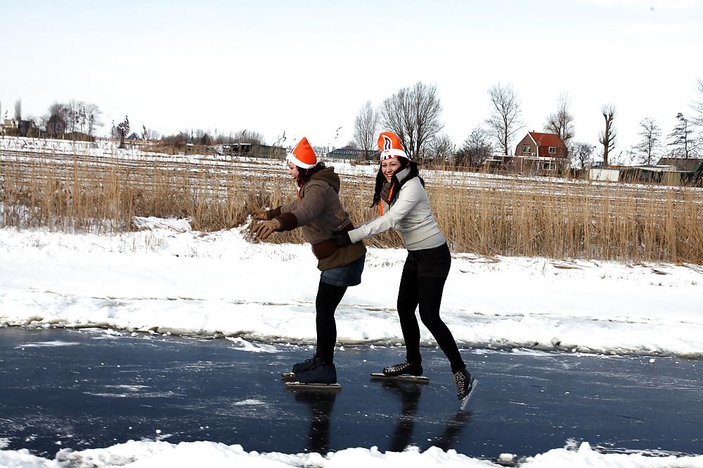 25P Julia,Elisa,Britt & Gylve on the Dutch Ice.