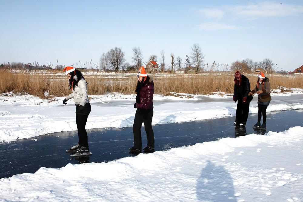 25P Julia,Elisa,Britt & Gylve on the Dutch Ice.