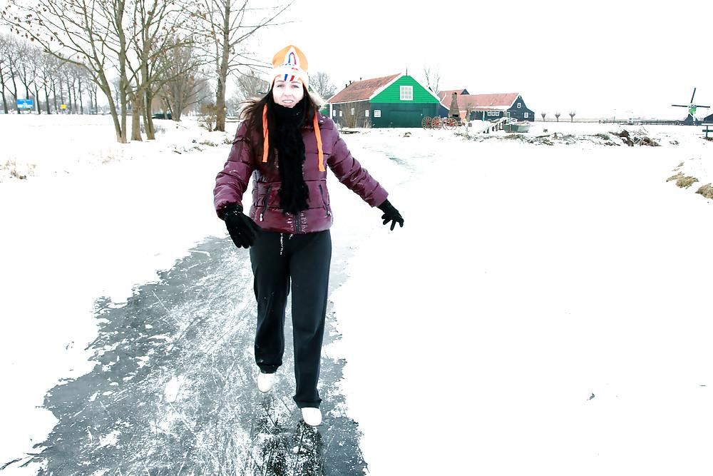 25P Julia,Elisa,Britt & Gylve on the Dutch Ice.