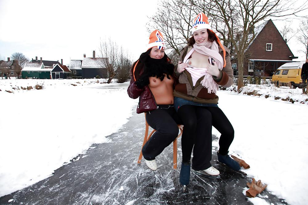 25P Julia,Elisa,Britt & Gylve on the Dutch Ice.
