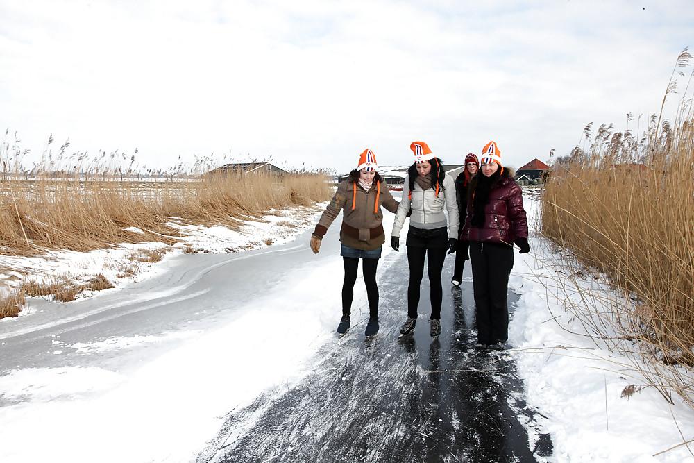 25P Julia,Elisa,Britt & Gylve on the Dutch Ice.