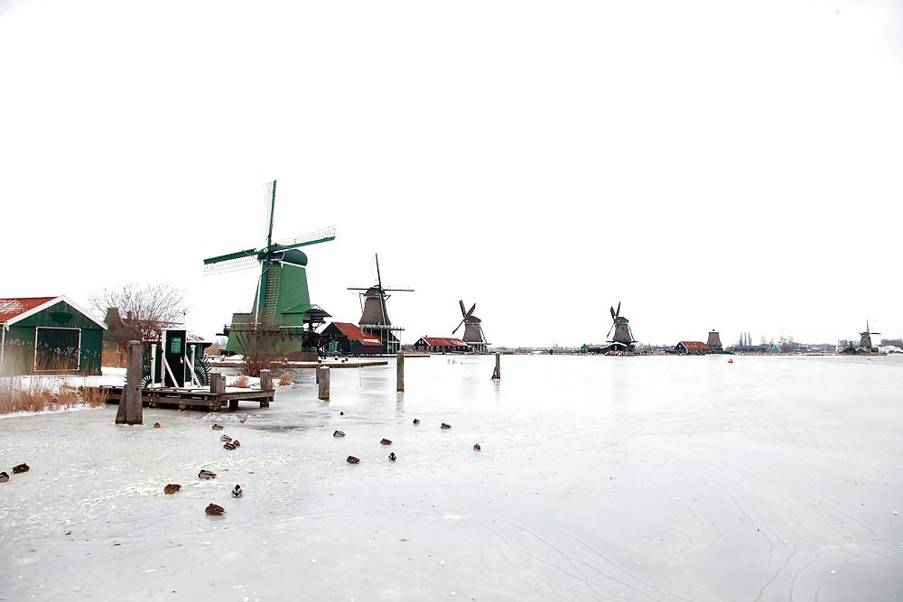25P Julia,Elisa,Britt & Gylve on the Dutch Ice.