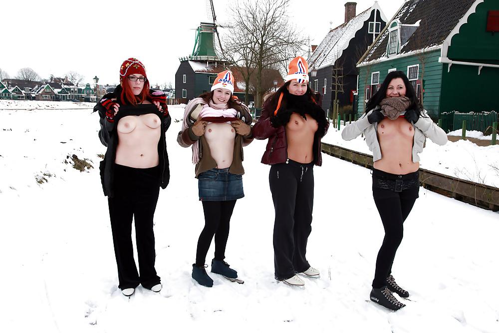 25P Julia,Elisa,Britt & Gylve on the Dutch Ice.